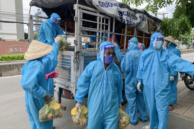 Chùa Hoằng Pháp: Tiếp tục hỗ trợ người dân khó khăn trong đại dịch Covid (đợt 8)